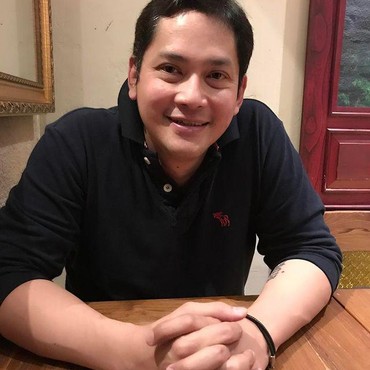 9 Potret Terbaru Onky Alexander 'Catatan Si Boy' Sempat Hidup Susah