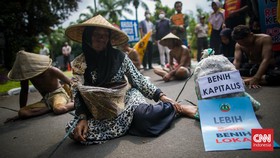 FOTO: Petani Beraksi, Tolak Impor Bibit Rekayasa