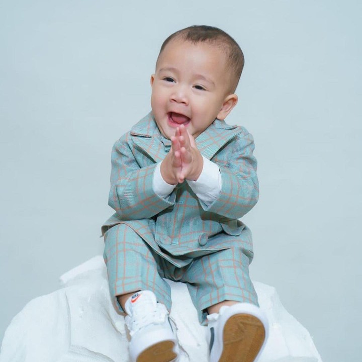 <p>"Oppa Cipung kiyowoo," ungkap seorang netizen. "Cipungg aku suka semua ekspresimu, Nak," tutur netizen lainnya. (Foto: Instagram: @raffinagita1717)</p>