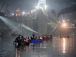 Jembatan Ambruk India Tewaskan 137 Orang, 50 di Antaranya Anak-anak