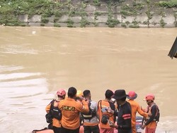 Asik Mandi, Remaja Perantau Hanyut di Sungai Deli Medan