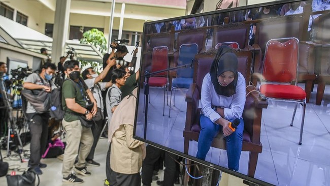 Asisten rumah tangga (ART) Ferdy Sambo, Susi, memberikan sejumlah kesaksian yang membingungkan dalam sidang lanjutan perkara pembunuhan Brigadir J.