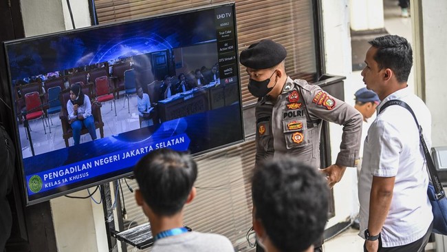 Dalam kesaksiannya di PN Jaksel, ajudan Sambo mengaku di-BAP oleh penyidik Polres Jaksel di Divpropam Polri alih-alih di Mapolres Jaksel.