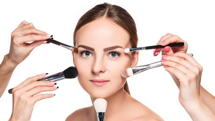 Tidak Bikin Wajah Jadi 'Berat', Ini 8 Tahapan Makeup Simpel untuk Pemula dan Rekomendasi Produknya Tidak Bikin Wajah Jadi 'Berat', Ini 8 Tahapan Makeup Simpel untuk Pemula dan Rekomendasi Produknya
