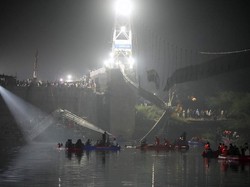 9 Orang Ditangkap Usai Ambruknya Jembatan Gantung di India