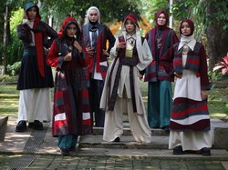 Ngalam Mbois: Cerita Dua Pelajar SMKN 3 Malang Tembus Ajang Fesyen di Paris