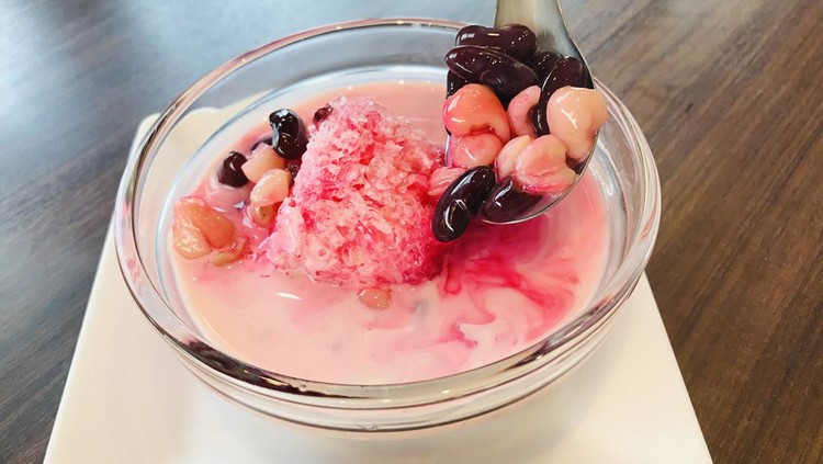 1407034314 Lotus seed and red bean in syrup.