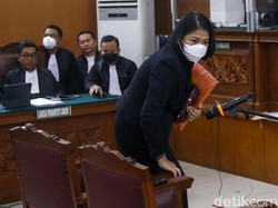 Putri Candrawathi Bantah Pernah Ajak Makan-Beri Nomor HP ke Adik Yosua
