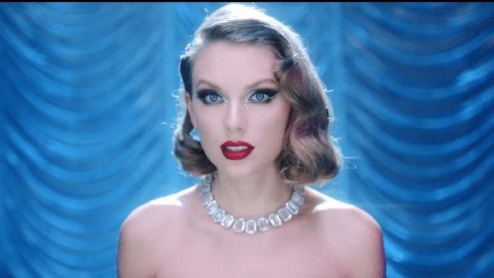 Pat McGrath Rias Taylor Swift di 'Bejeweled', Makeup Fantasi dengan Kristal yang Glamor