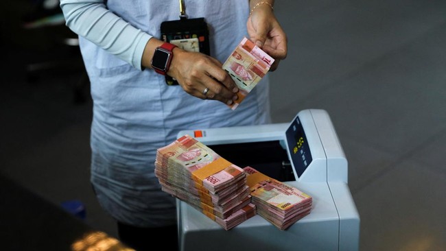 Nilai tukar rupiah dibuka menguat ke posisi Rp16.252 per dolar AS di perdagangan pasar spot pada Senin (3/6) pagi.