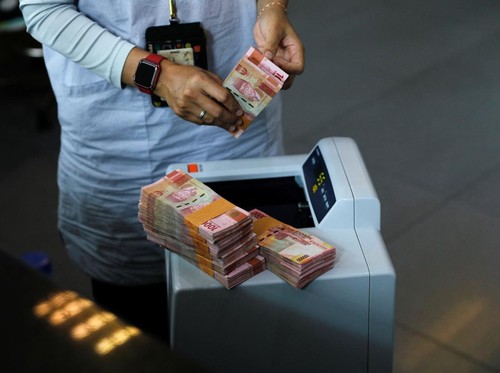Rupiah Merosot Lagi Sore Ini, Ditutup di Level Rp16.288 per Dolar AS
