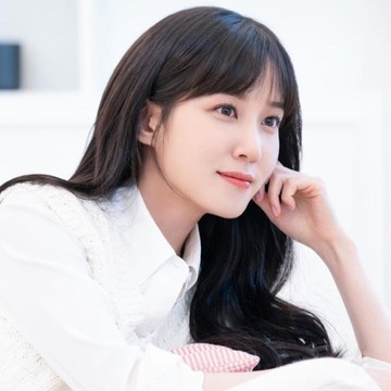 img-title Terkenal dan Dicintai Publik, Sederet Selebriti Korea Ini 'Minim' Haters!