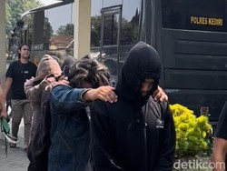 10 Pemuda Anggota Gerombolan Pemotor Acungkan Celurit di Kediri Ditangkap