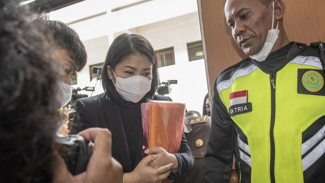 Terdakwa Putri Candrawathi menyampaikan sejumlah pengakuan di persidangan dalam kasus pembunuhan berencana Brigadir J.