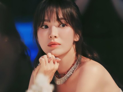 7 Potret Artis Drakor Rayakan Korsel Lolos 16 Besar Piala Dunia 2022, Ada Song Hye Kyo