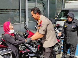 Senyum Semringah Supinah Motornya yang Hilang Dimaling Kembali Lagi