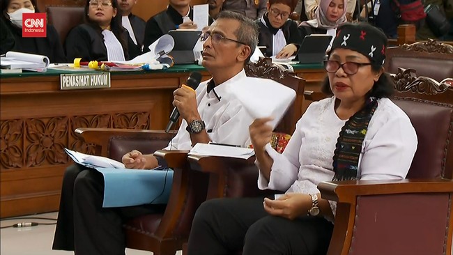 Ayah Brigadir Yosua berpesan kepada terdakwa pembunuhan berencana Bripka Ricky Rizal dan Kuat Ma'ruf di persidangan.