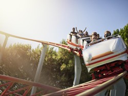 Tragis, Traveler Meninggal Setelah Terhempas dari Roller Coaster
