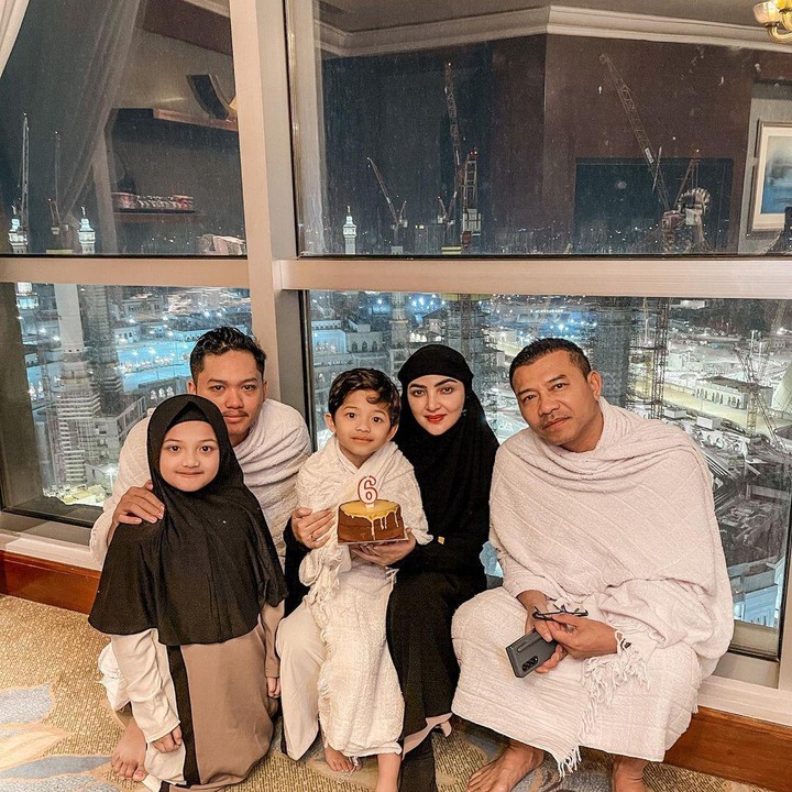 <p>Postingan ini juga menuai banyak reaksi dari netizen. Mereka meninggalkan doa dan harapan terbaik untuk keluarga Ashanty melalui kolom komentar. "Masya Allah,semoga bunda sekeluarga di berikan kesehatan dan ke berkahan🤩,titip doa ya bun semoga bisa cpt nyusul," tutur akun @nadi****. (Foto: @ashanty_ash)</p>