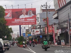 Baliho PSI Ganjar-Yenny Wahid Langgar Perwali Kota Blitar, Besok Dicopot!