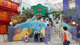 FOTO: Penggemar Anime Serbu Pembukaan Resmi Ghibli Park di Jepang
