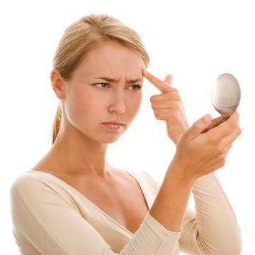 img-title Kulit Wajah Susah Cerah Padahal Sudah Rutin Pakai Skincare, 4 Kesalahan Ini Mungkin Penyebabnya!