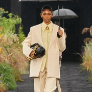 Makin Modis dan Sukses di 2023, Intip Inspirasi Baju Kerja dari Runway Spring/Summer 2023