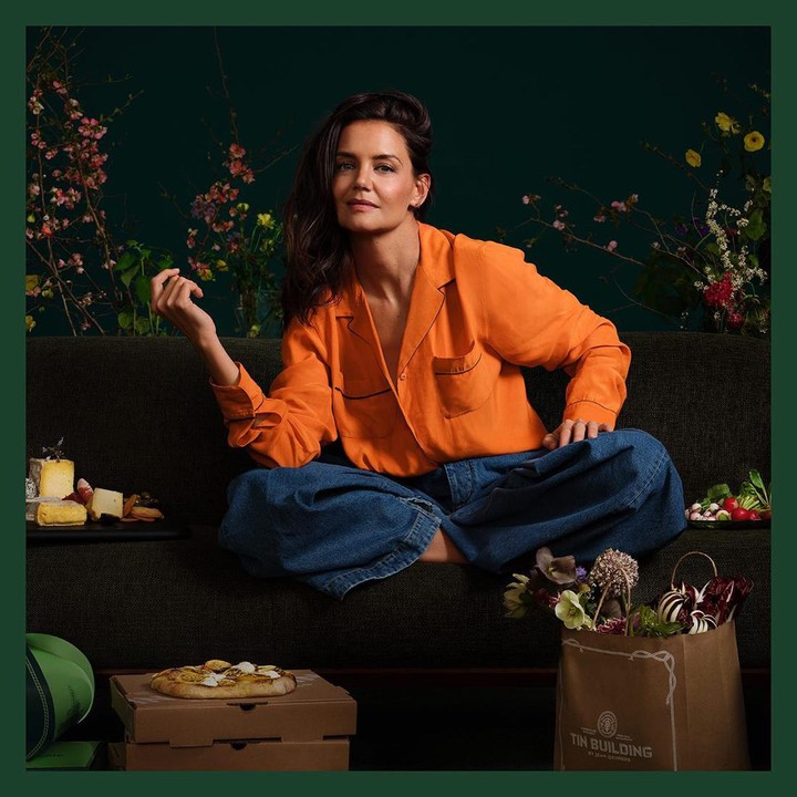 <p>Kate Noelle Holmes atau Katie Holmes lahir pada 18 Desember 1978, Bunda. Ia menjadi selebriti Bollywood dan mencapai ketenaran pertama sebagai Joey Potter di serial televisi Dawson's Creek. (Foto: Instagram @katieholmes)<br /><br /><br /></p>