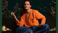 <p>Kate Noelle Holmes atau Katie Holmes lahir pada 18 Desember 1978, Bunda. Ia menjadi selebriti Bollywood dan mencapai ketenaran pertama sebagai Joey Potter di serial televisi Dawson's Creek. (Foto: Instagram @katieholmes)<br /><br /><br /></p>