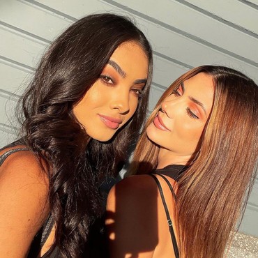 Miss Argentina dan Miss Puerto Rico 2020 Cinlok & Menikah Sesama Jenis