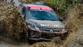 Modal 'Minim' untuk Pikap Triton di Ajang Reli AXCR