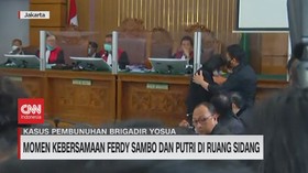 VIDEO: Momen Kebersamaan Ferdy Sambo dan Putri di Ruang Sidang