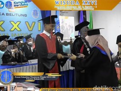 Viral Suami Dosen Wisuda Istri Sendiri: Kuwisuda Kau dengan Alhamdulillah