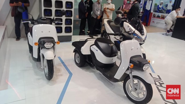 Honda Bicara Kontribusi Target Jokowi 2 Juta Motor Listrik Astra Honda Motor tak menyatakan jelas bakal berkontribusi berapa ke target Jokowi tapi mengatakan bakal menjual 1 juta motor listrik pada 2023.