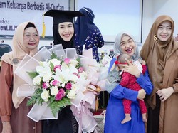 Ria Ricis dan Oki Setiana Dewi Rayakan Lebaran Bareng Anak Pesantren
