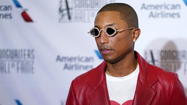 Pharrell Williams ditunjuk sebagai Direktur Kreatif Busana Pria Louis Vuitton. Penunjukan ini dipercaya bakal membawa label mewah tersebut ke sebuah babak baru.
