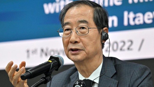 Perdana Menteri Korea Selatan Han Duck Soo menyampaikan permintaan maaf karena tak bisa mencegah darurat militer yang ditetapkan presiden secara sepihak.