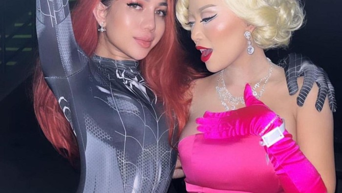 Gaya Para Fashion Influencer Indonesia Saat Merayakan Halloween, Siapa Paling Unik? Gaya Para Fashion Influencer Indonesia Saat Merayakan Halloween, Siapa Paling Unik?