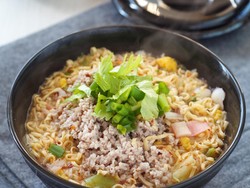 Resep Mie Ayam Kuah Pedas yang Segar untuk Makan Malam