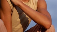 <p>Sebelumnya, Eddy juga pernah menjadi model video klip dari lagunya Shannon Shanna yang berjudul <em>Terlalu sayang</em>. (Foto: Instagram @eddy_mm)</p>