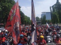 Suporter PSM Gelar Konvoi Juara Liga 1 di Makassar dari Flyover hingga CPI