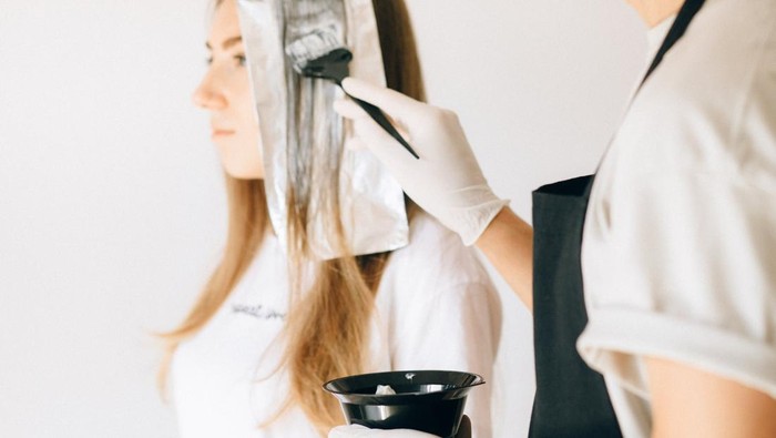 Biar Cantik Nggak Jadi Malapetaka, Ini Tanda Kamu Alergi Menggunakan Pewarna Rambut! Biar Cantik Nggak Jadi Malapetaka, Ini Tanda Kamu Alergi Menggunakan Pewarna Rambut!