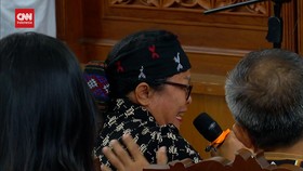 VIDEO: Ibunda Yosua Menangis Komentari Permohonan Maaf RR Dan KM