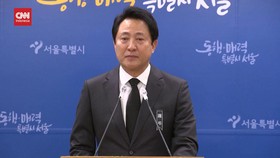 VIDEO: Sambil Berlinang Air Mata Wali Kota Seoul Minta Maaf