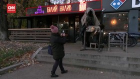 VIDEO: Patung Putin Dipamerkan di Perayaan Halloween di Ukraina