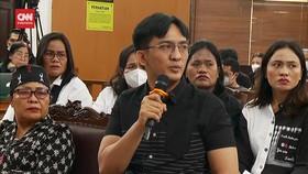 VIDEO: Adik Mendiang Yosua Ungkap Nomornya Diblok PC dan Ajudan Sambo