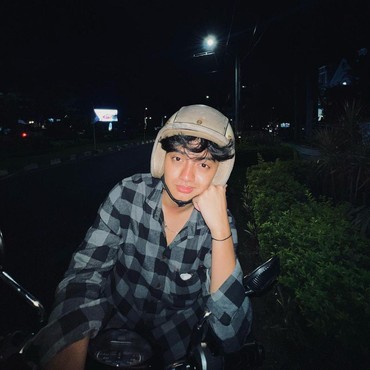 Viral Selebgram Ganteng Gerebek Pacar yang Diduga Selingkuh dengan Pria Lain