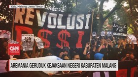 VIDEO: Aremania Geruduk Kejaksaan Negeri Kabupaten Malang