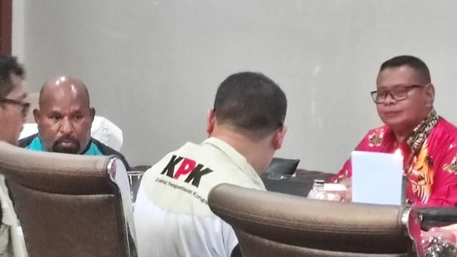 Pucuk pimpinan Pemerintah Provinsi Papua kosong usai Gubernur Papua Lukas Enembe ditangkap KPK pada Selasa (10/1).