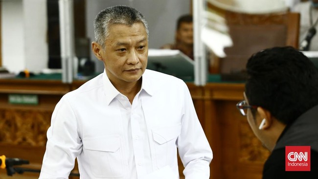 Mantan Karo Paminal Polri Hendra Kurniawan menyebut ia dan Kapolri jadi korban prank Ferdy Sambo yang membuat cerita rekayasa pembunuhan Brigadir J.